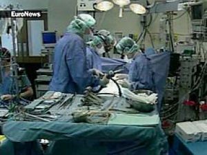 Отысканный на веб-сайте пластический хирург сделал женщине четыре груди