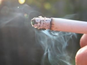Стресс на работе понижает никотиновую зависимость у курильщиков