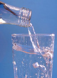 Специалисты разрушают миф: обильное употребление воды не устраняет от морщин