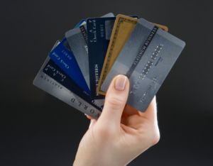 Кредитные карты делают покупателей толстыми