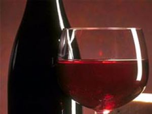 Красноватое вино станет основой фармацевтических средств от диабета и заболевания Альцгеймера