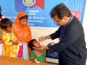 ВОЗ обязала Пакистан срочно привить детей от полиомиелита