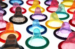 В Гане безвозмездно раздавали 10-ки миллионов дырявых презервативов