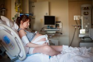 Риск появления осложнений в время родов растет вдвое в случае использования вспомогательных репродуктивных средств