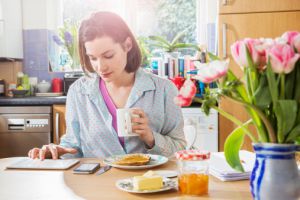 Любая 3-я женщина пропускает завтрак, чтоб приготовиться к началу рабочего дня