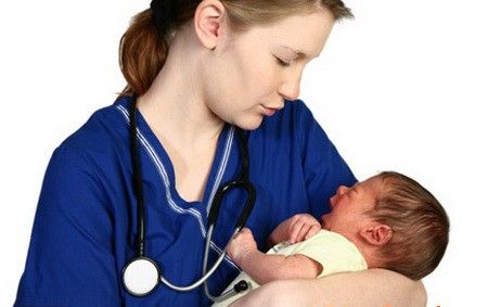 Акне у новорожденных может вызываться разными причинами, выясни о их!