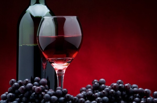 Новое полезное свойство красного вина