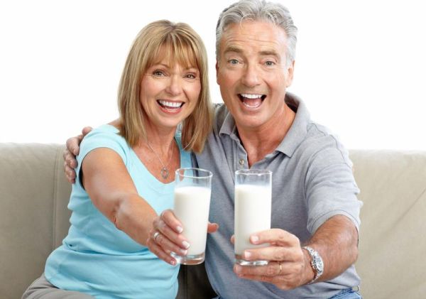 Взрослым людям учёные не рекомендуют пить молоко